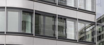 Mercedes-Benz EQE (2023) - picture 7 of 80