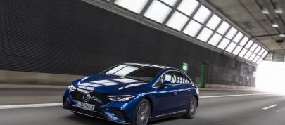 Mercedes-Benz EQE (2023) - picture 12 of 80