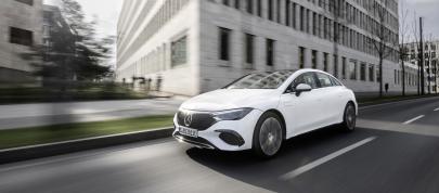 Mercedes-Benz EQE (2023) - picture 23 of 80