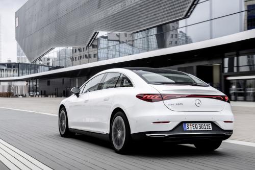 Mercedes-Benz EQE (2023) - picture 25 of 80