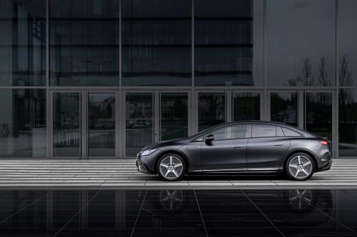 Mercedes-Benz EQE (2023) - picture 33 of 80