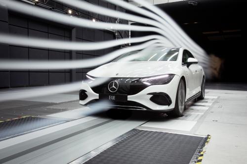 Mercedes-Benz EQE (2023) - picture 65 of 80