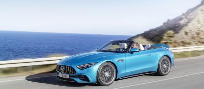 Mercedes-Benz SL 43 AMG (2023) - picture 15 of 43