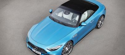  Mercedes-Benz SL 43 AMG (2023) - picture 28 of 43