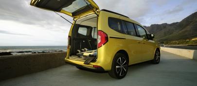 Mercedes-Benz T-Class (2023) - picture 4 of 73