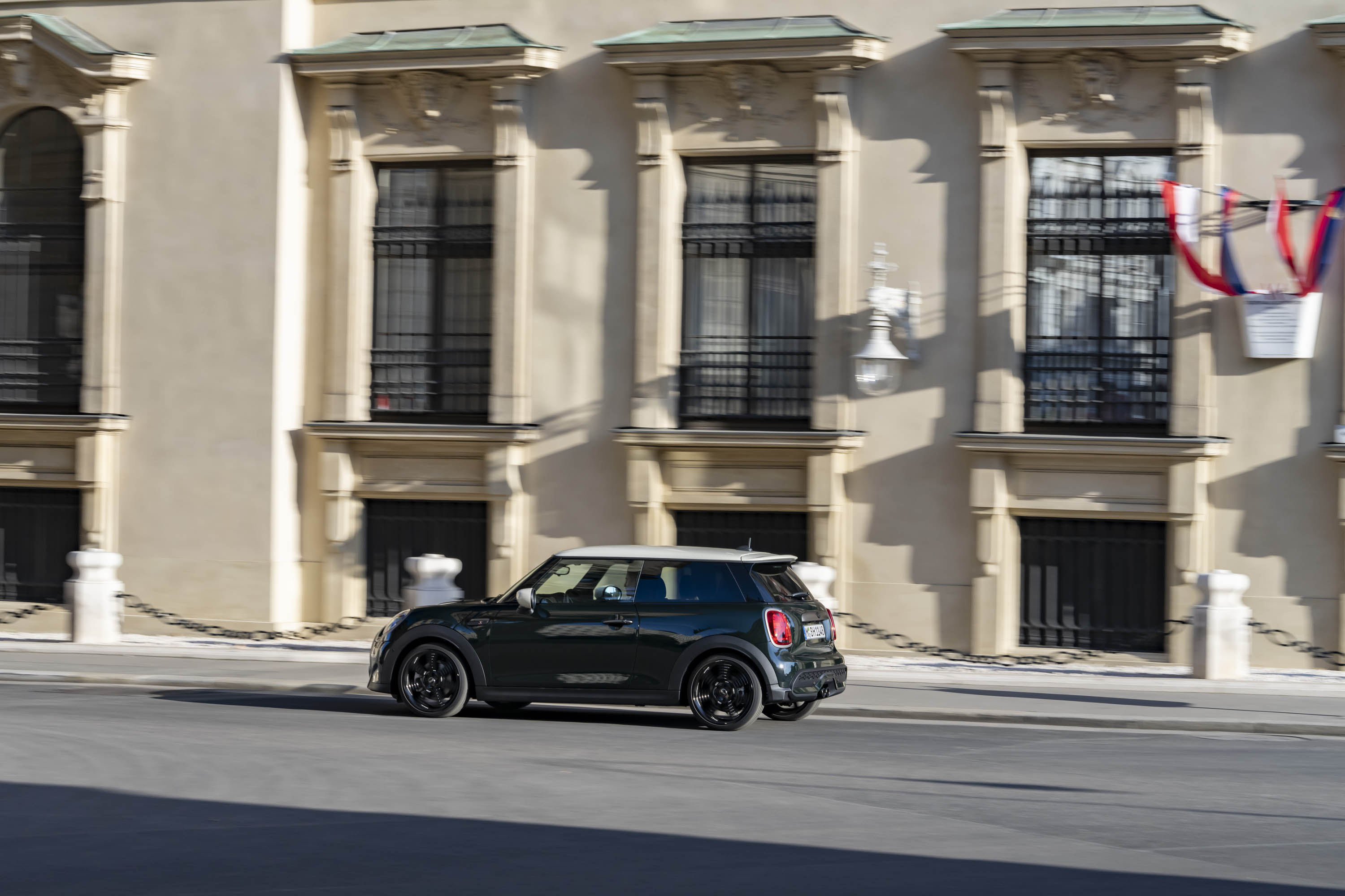 Mini Cooper S Hardtop 2 Door Resolute Edition