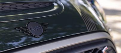 Mini Cooper S Hardtop 2 Door Resolute Edition (2023) - picture 44 of 58