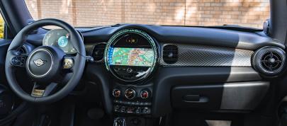 Mini Cooper S Hardtop 2 Door Resolute Edition (2023) - picture 52 of 58