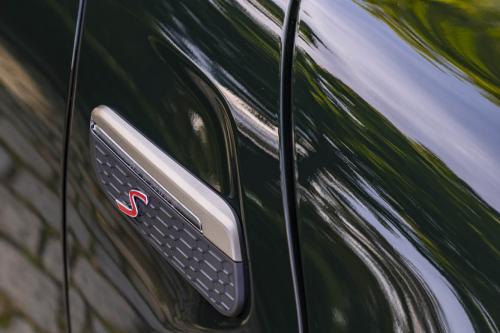Mini Cooper S Hardtop 2 Door Resolute Edition (2023) - picture 40 of 58