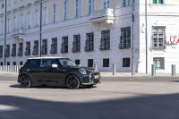 Mini Cooper S Hardtop 2 Door Resolute Edition (2023) - picture 3 of 58