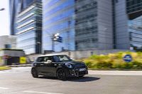 Mini Cooper S Hardtop 2 Door Resolute Edition (2023) - picture 11 of 58