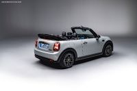Mini Cooper SE Convertible (2023)
