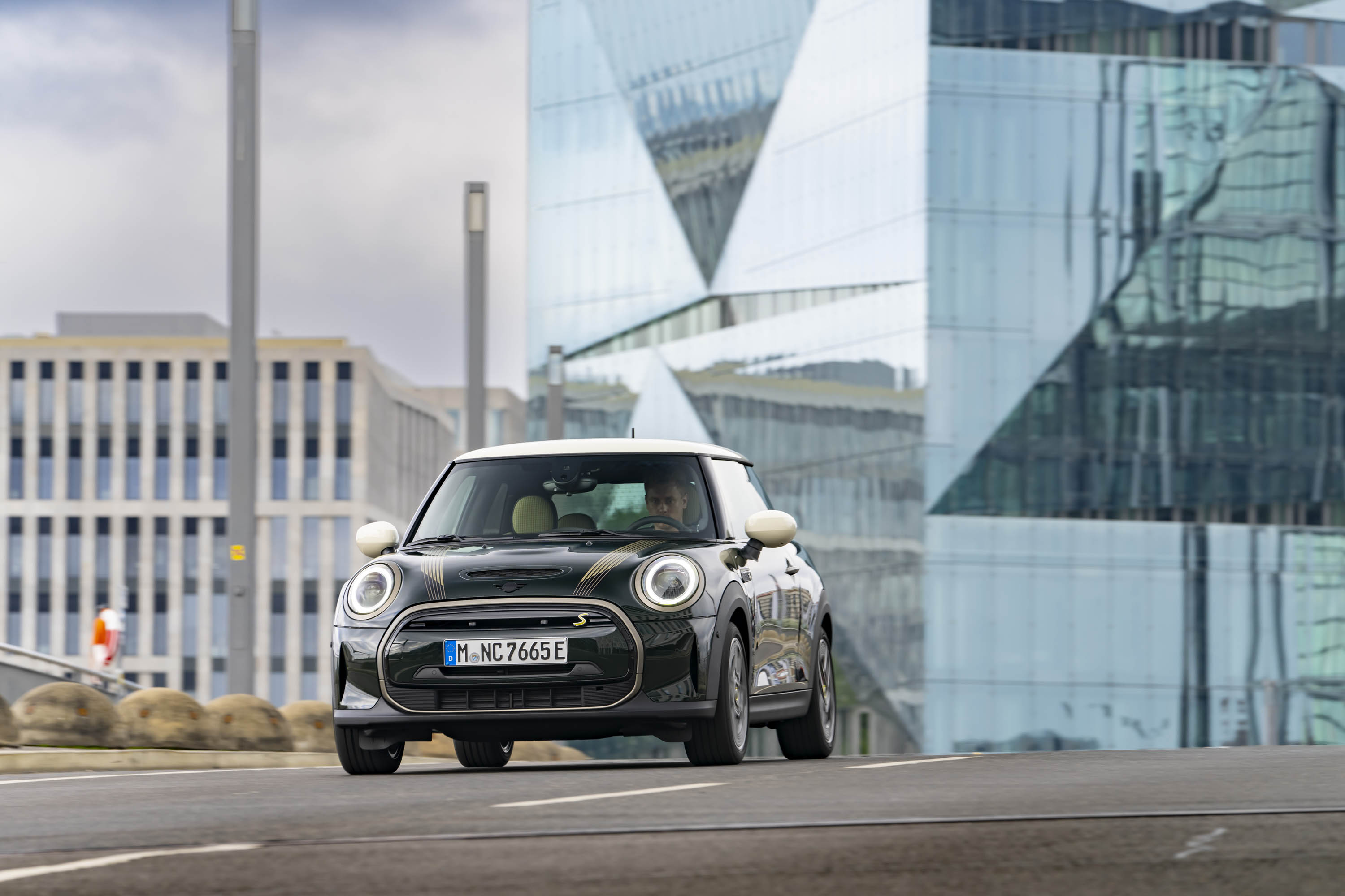 MINI Cooper SE Resolute Edition