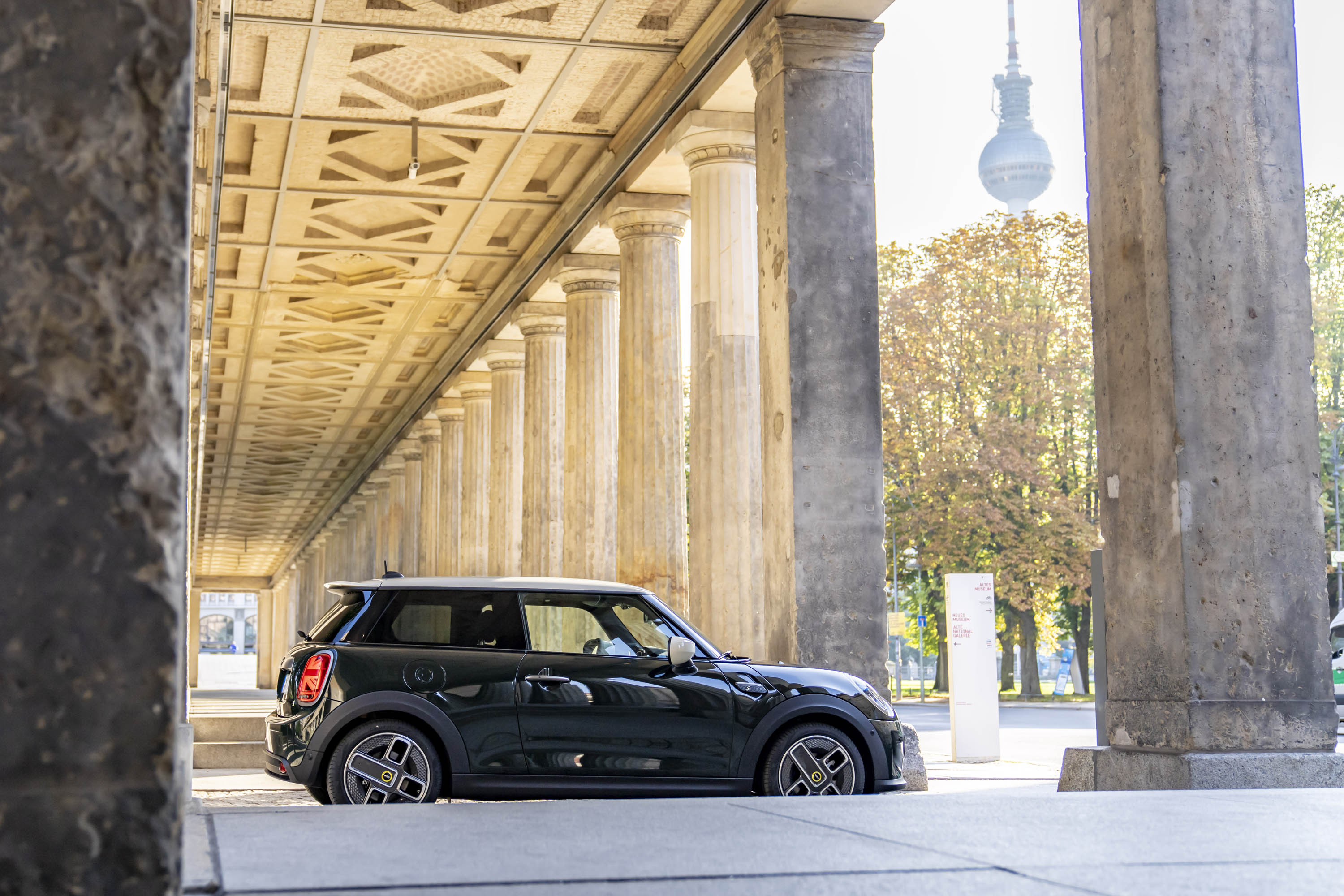 MINI Cooper SE Resolute Edition