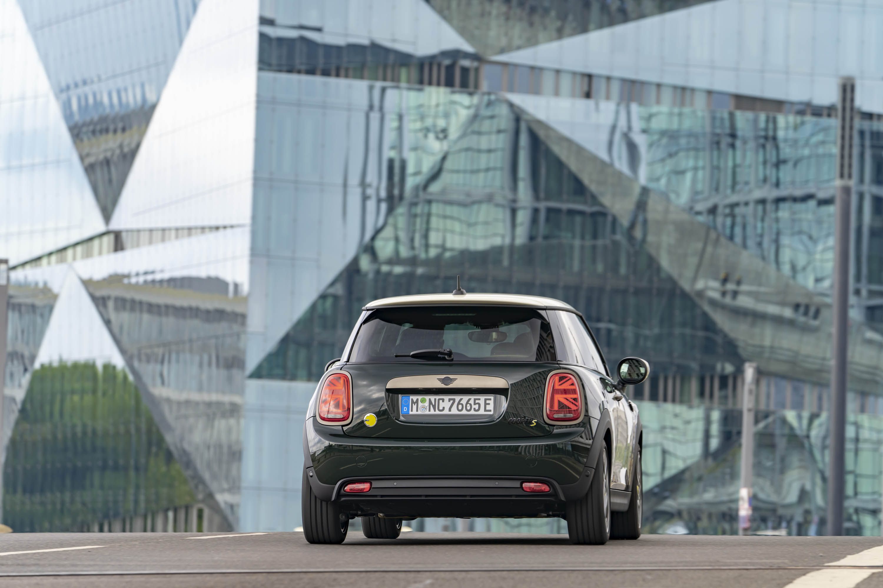 MINI Cooper SE Resolute Edition