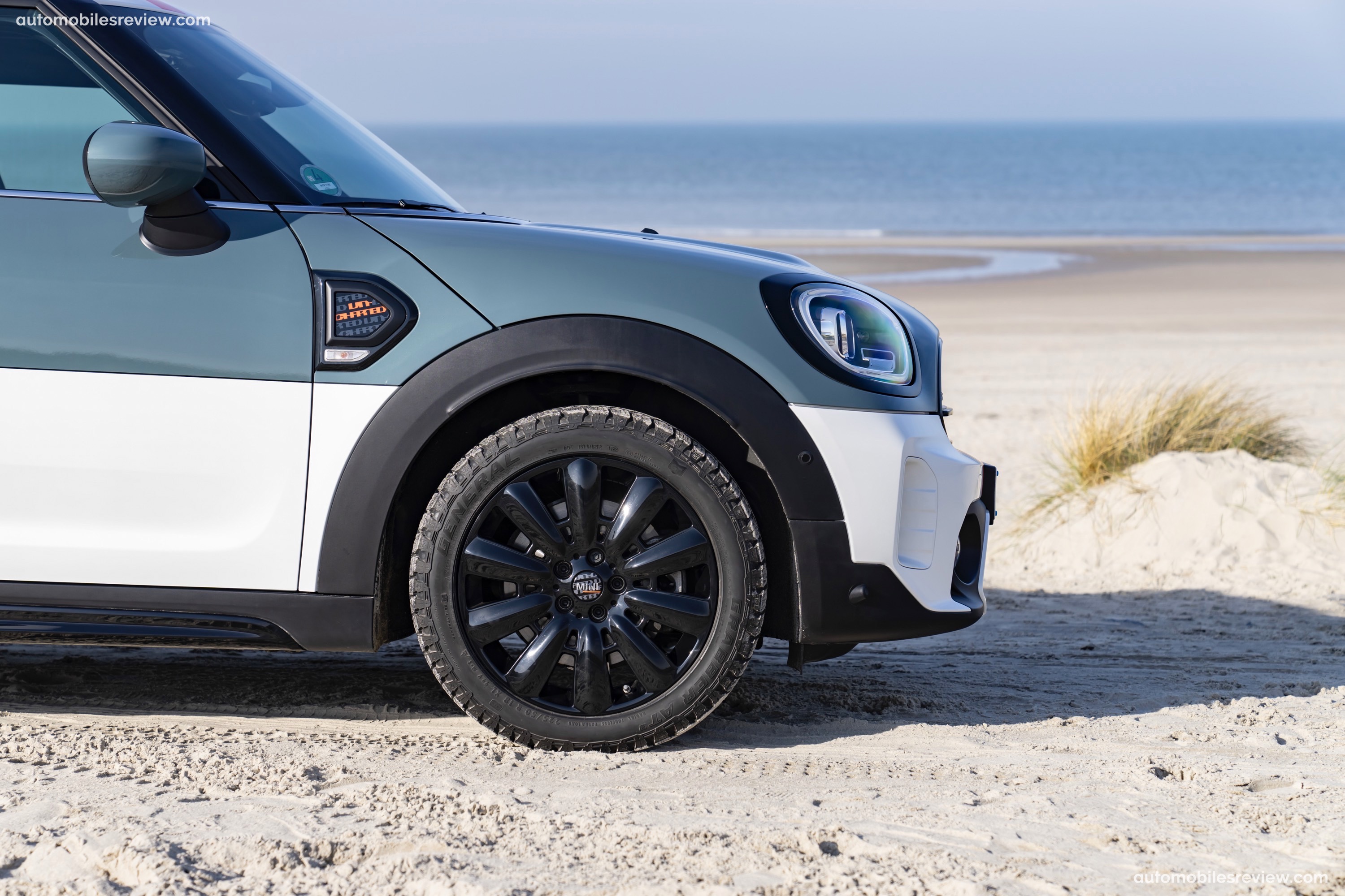 Mini Countryman Cooper S ALL4 Uncharted Edition (2023) - picture 41 of 46