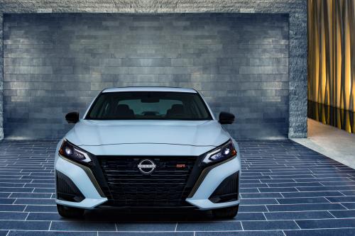 Nissan Altima (2023) - picture 1 of 34