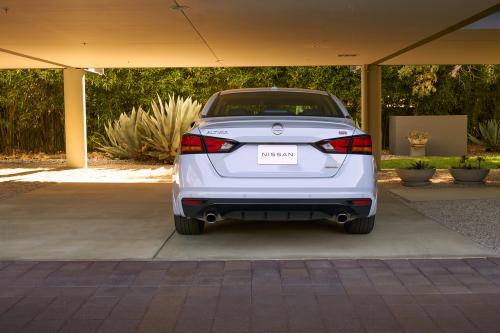 Nissan Altima (2023) - picture 16 of 34