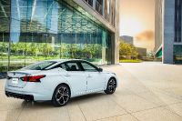 Nissan Altima (2023) - picture 3 of 34
