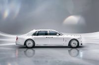 Rolls-Royce Phantom Series II (2023) - picture 2 of 49