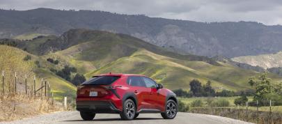 Subaru Solterra Electric SUV (2023) - picture 15 of 87