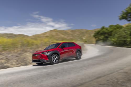 Subaru Solterra Electric SUV (2023) - picture 24 of 87