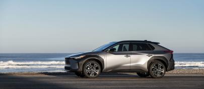 Toyota bZ4X (2023) - picture 12 of 30