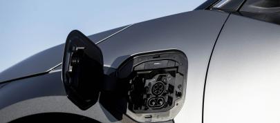 Toyota bZ4X (2023) - picture 20 of 30