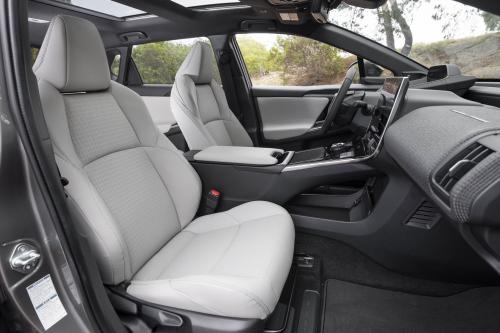 Toyota bZ4X (2023) - picture 25 of 30