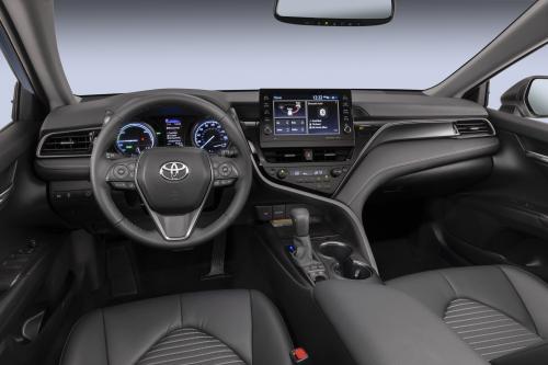 Toyota Camry Nightshade Special Edition (2023) - picture 9 of 13