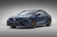 Toyota Camry Nightshade Special Edition (2023) - picture 2 of 13