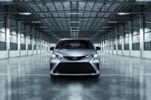 Toyota Sienna Special Limited Edition (2023) - picture 1 of 14