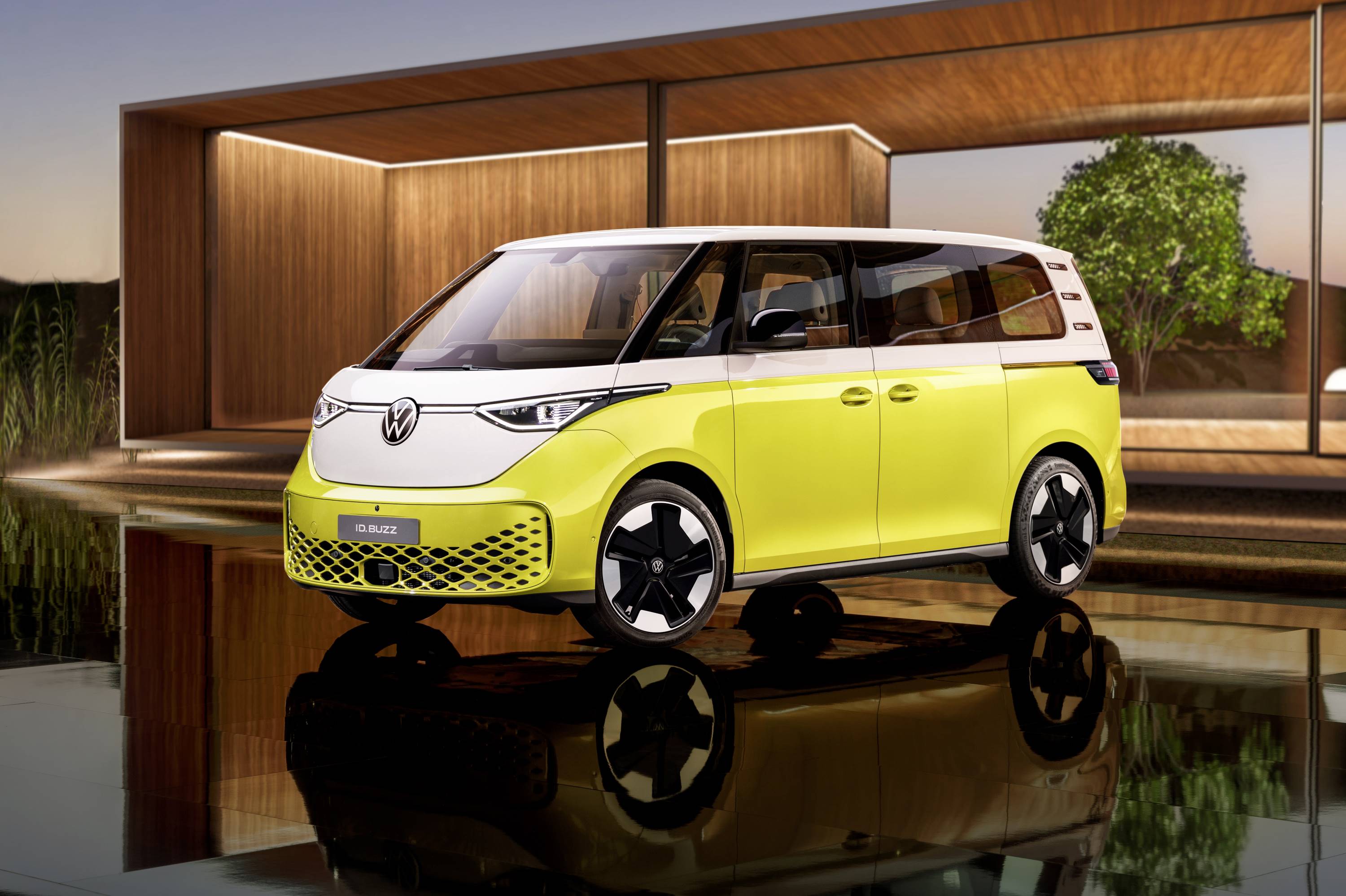 Volkswagen id купить. Volkswagen ID Buzz 2022. Volkswagen ID Buzz 2023. Volkswagen ID минивэн. Фольксваген электромобиль ID Buzz.