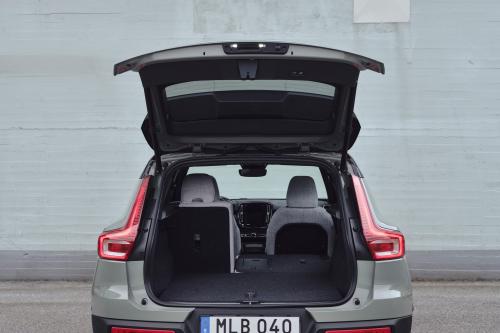 Volvo XC40 Recharge (2023) - picture 16 of 25