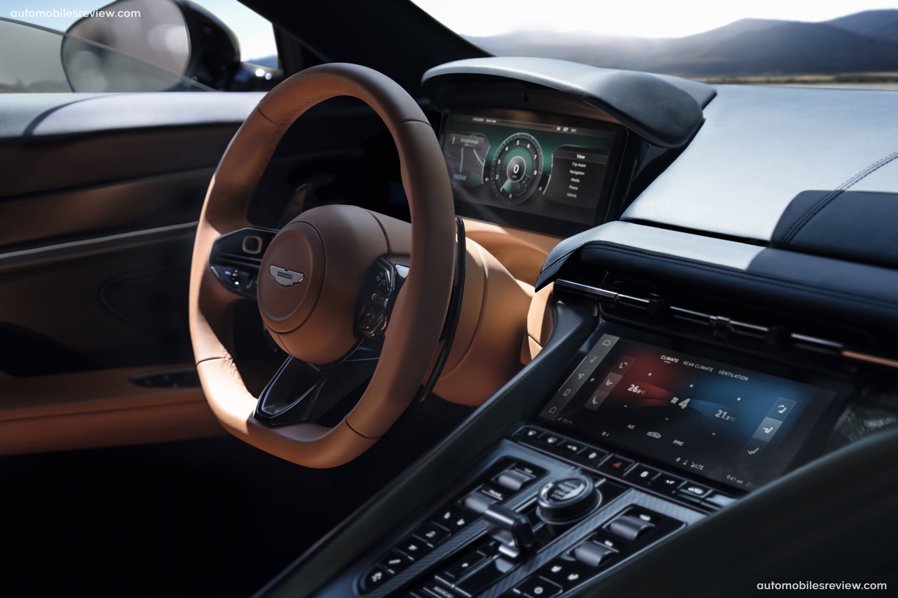 Aston Martin DB12 (2024) picture 30 of 33