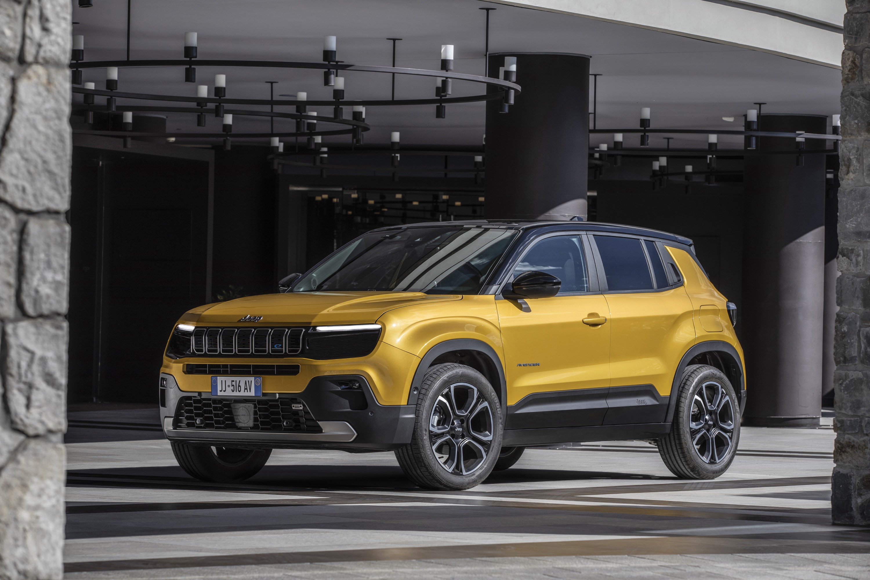 2024 Jeep Avenger 18 