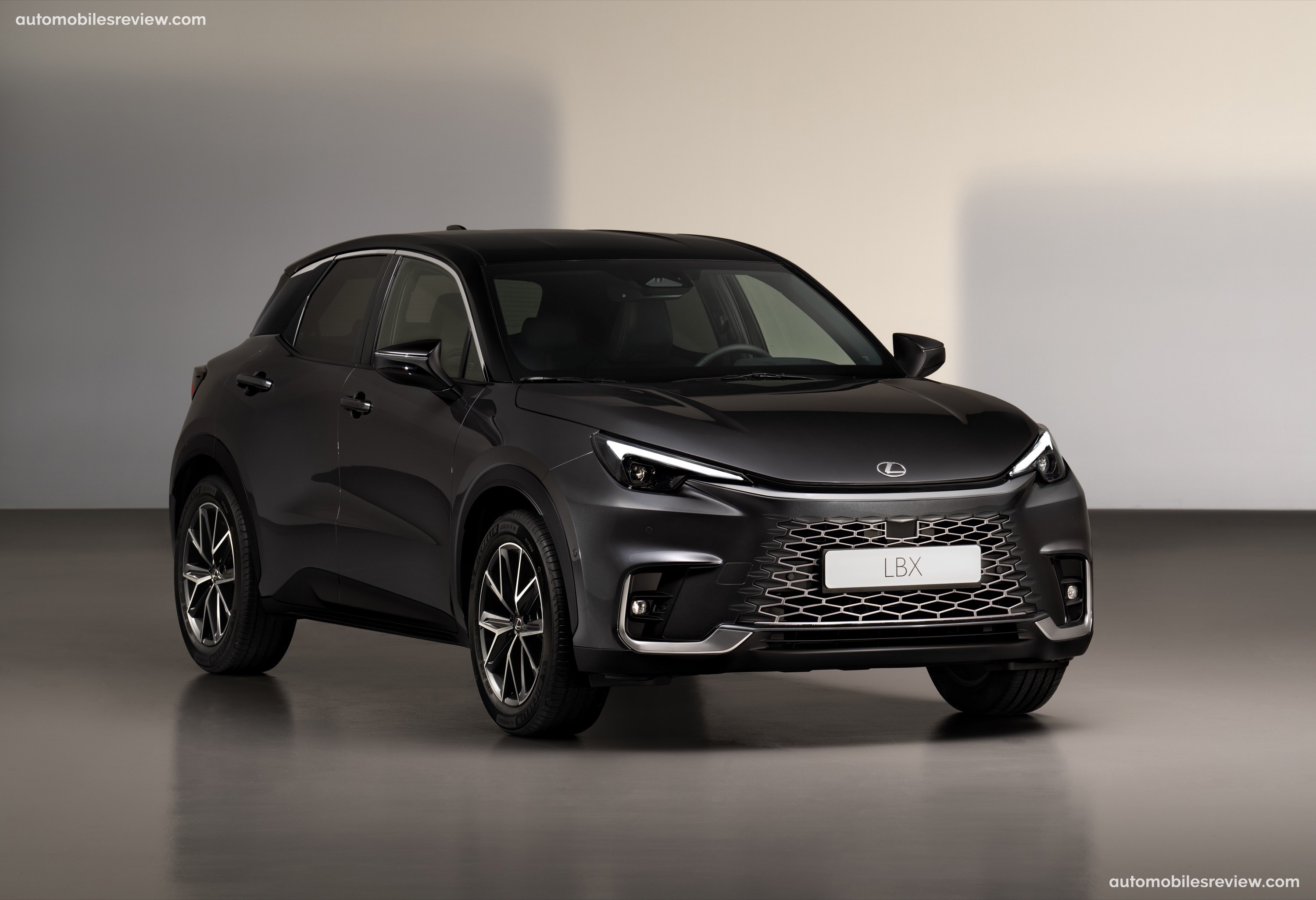 Lexus LBX (2024) picture 11 of 53