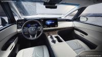 Lexus LM (2024)