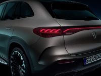 Mercedes-Benz EQE SUV (2024)