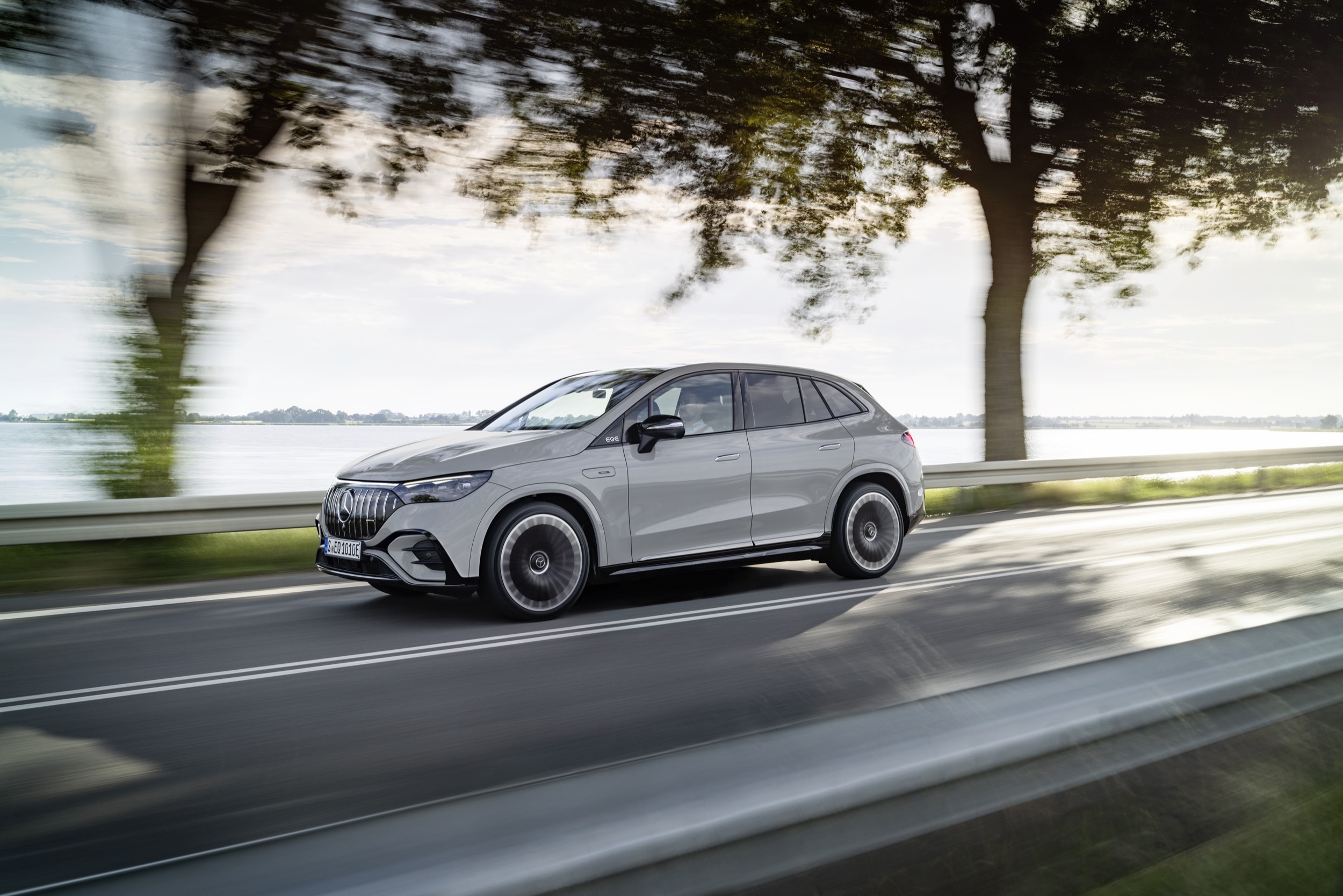 Mercedes-Benz EQE53 AMG SUV