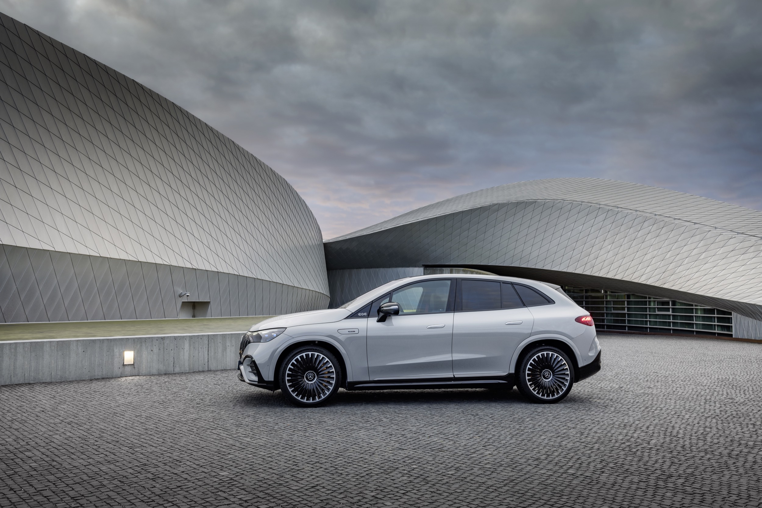 Mercedes-Benz EQE53 AMG SUV