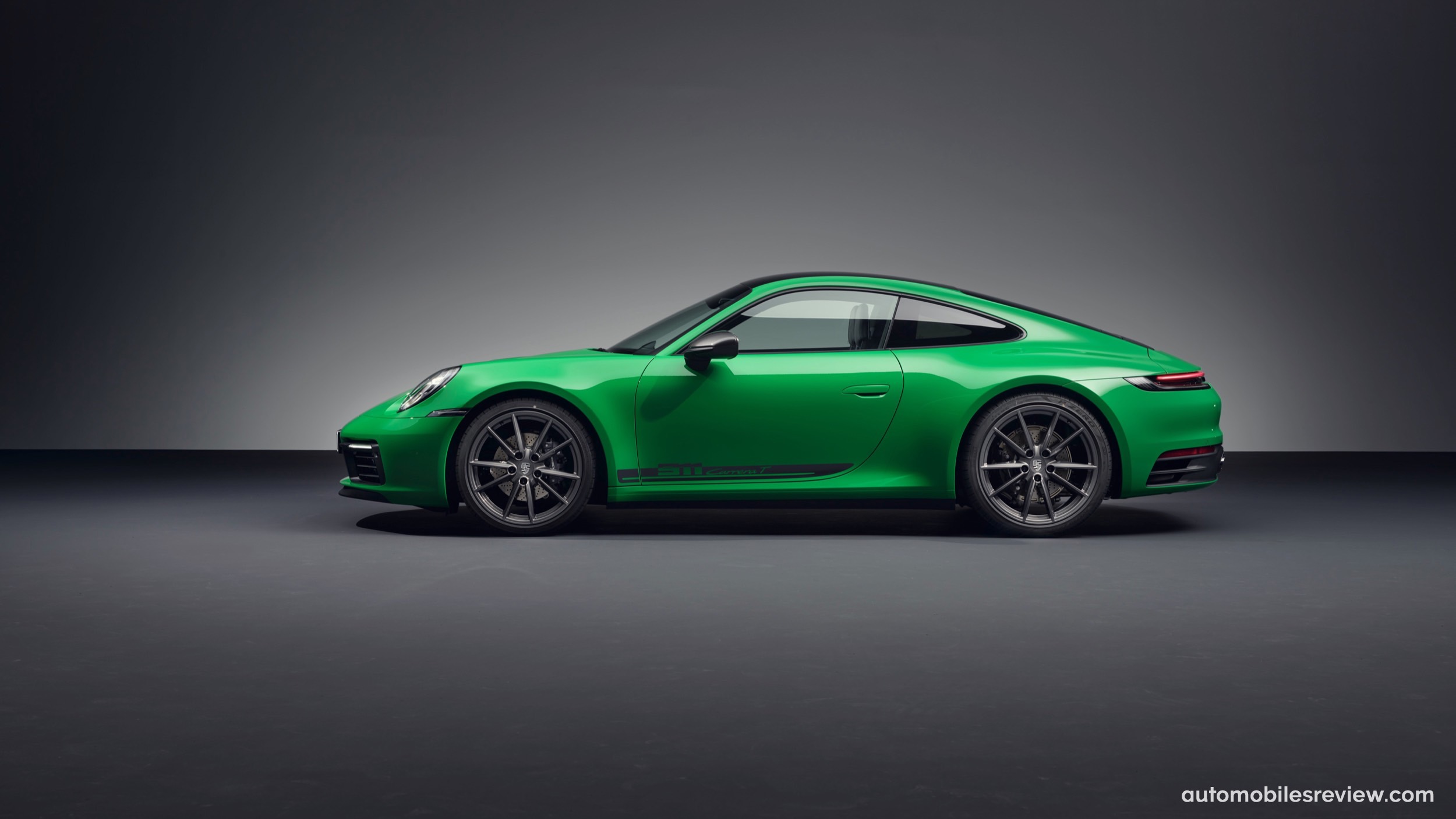 Porsche 911 Carrera T (2024) picture 2 of 24