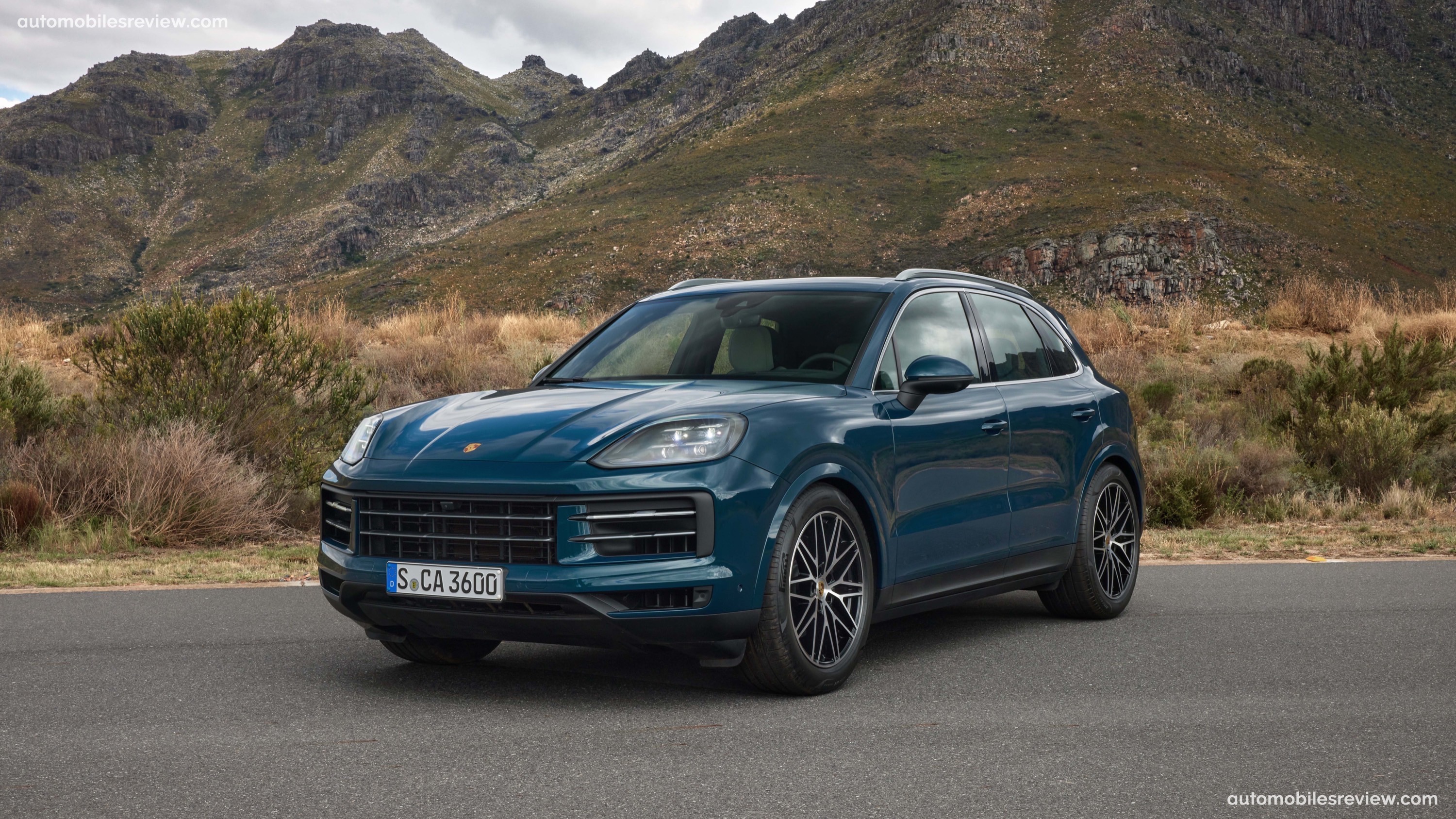 Porsche Cayenne (2024) pictures & information