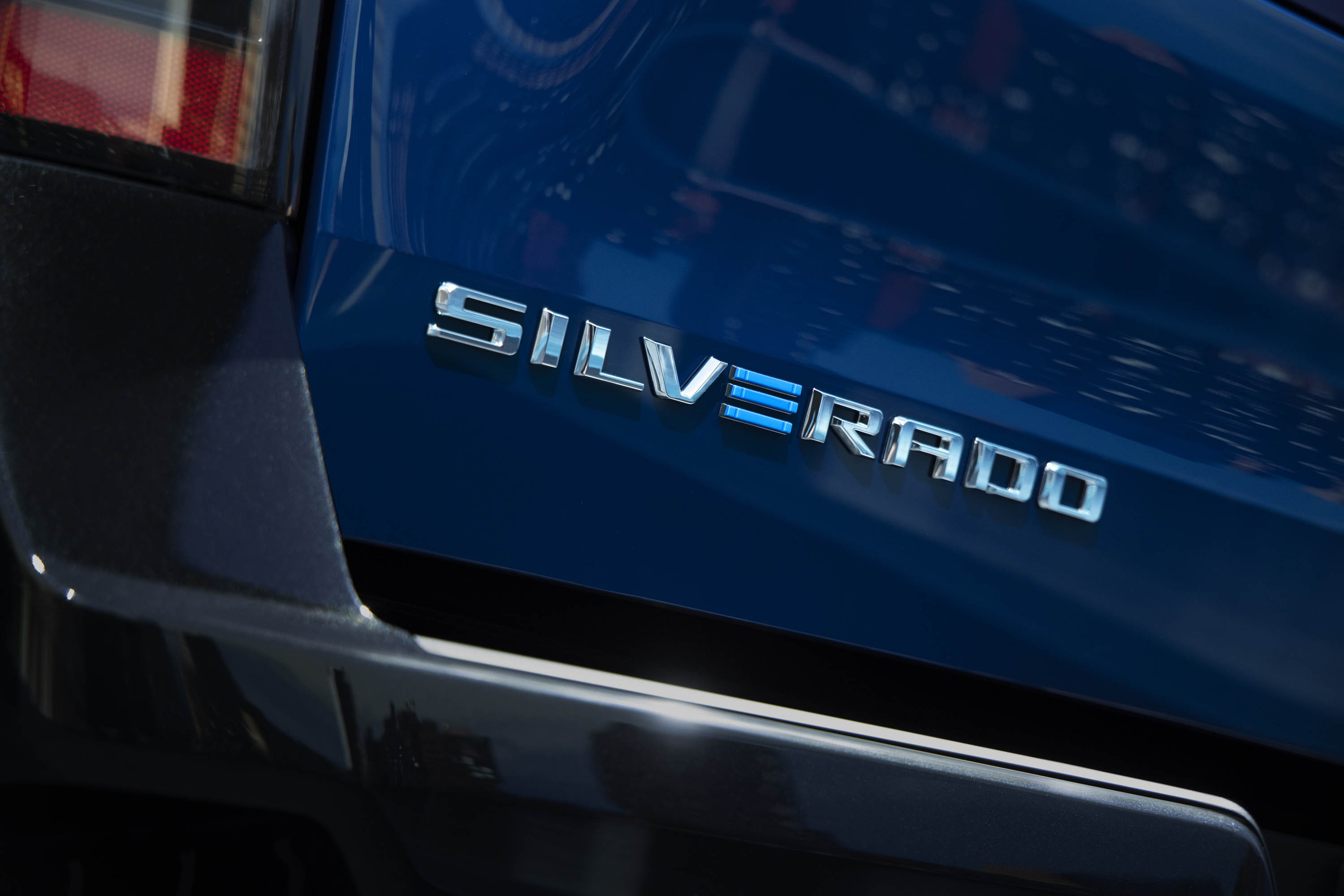 Chevrolet Silverado EV RST