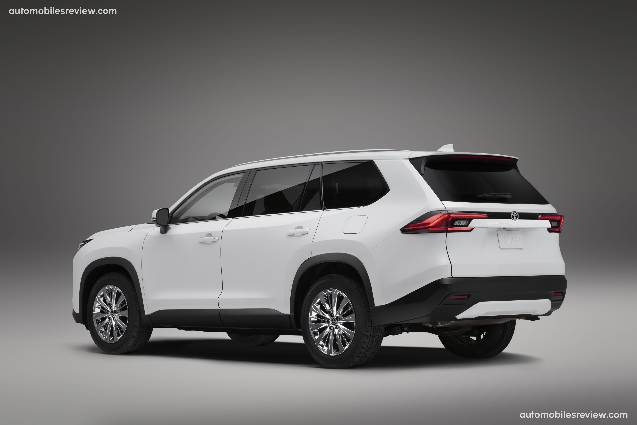 Toyota Grand Highlander (2024) pictures & information