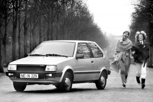 Nissan Micra (2008) - picture 1 of 17