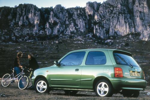 Nissan Micra (2008) - picture 9 of 17