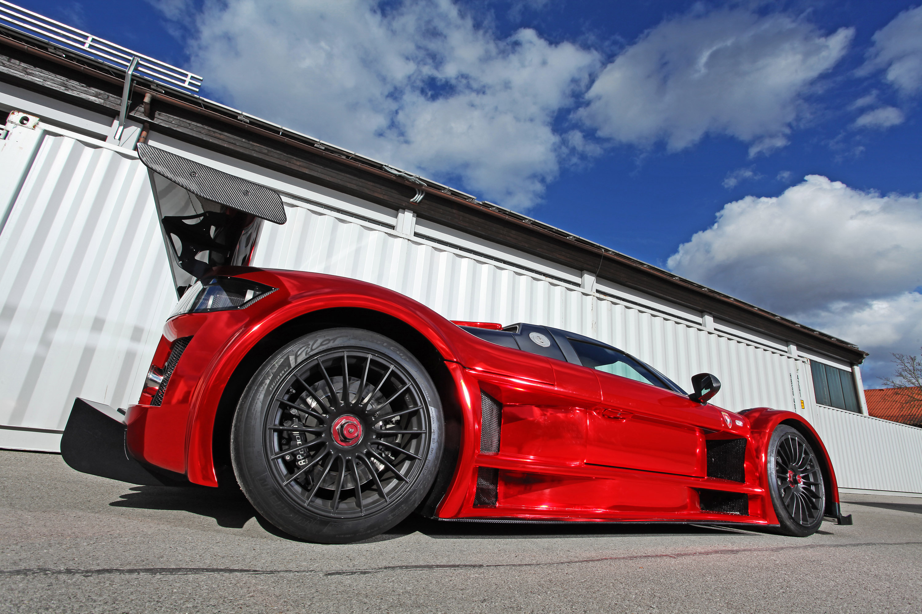 2M Designs Gumpert Apollo S Ironcar