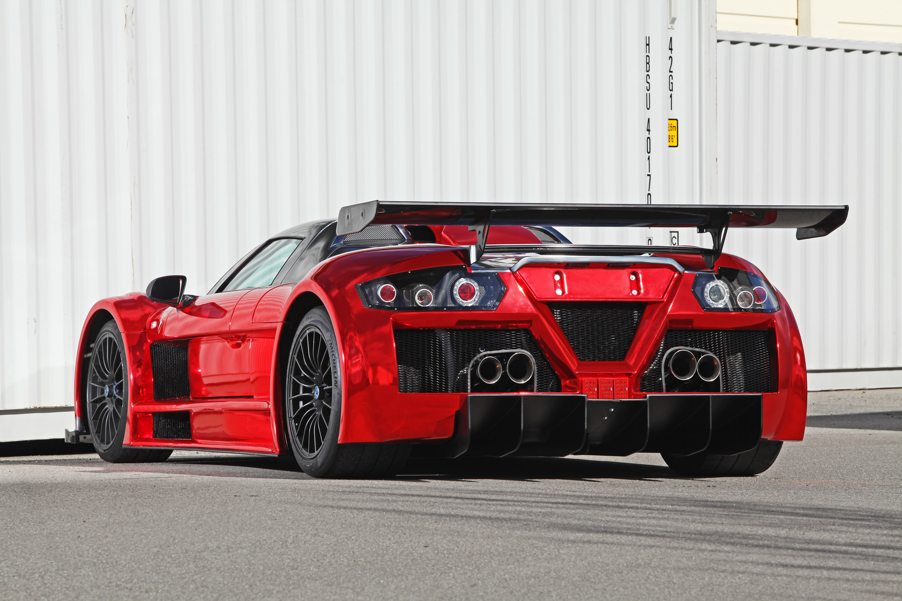 2M Designs Gumpert Apollo S Ironcar