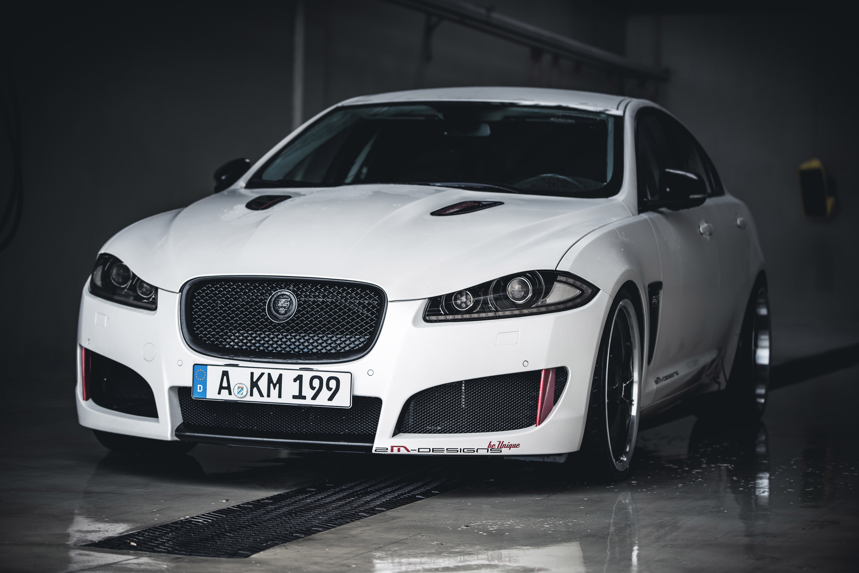 2M-Designs Jaguar XF